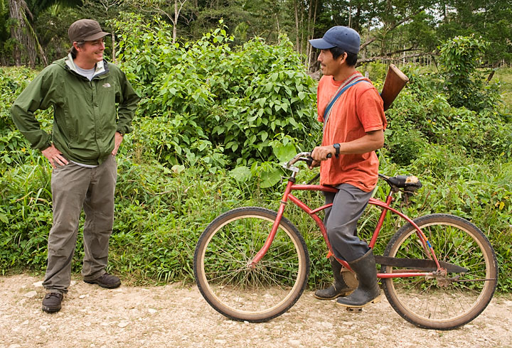 Pat_Alcalde_2448.jpg - Pat McDonnell, one of our guides greets the village's   Alcalde  , the local judge.