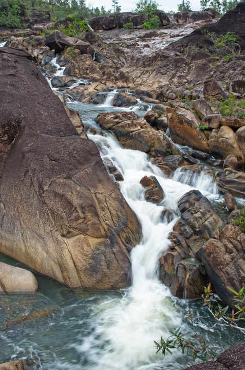 RioOnFalls_2190.jpg - The lower falls at Rio On pools.