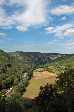 Aveyron_4321 The Aveyron Toward La Corniche