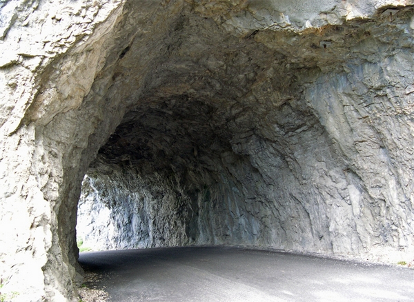 CornicheTunnel1987 